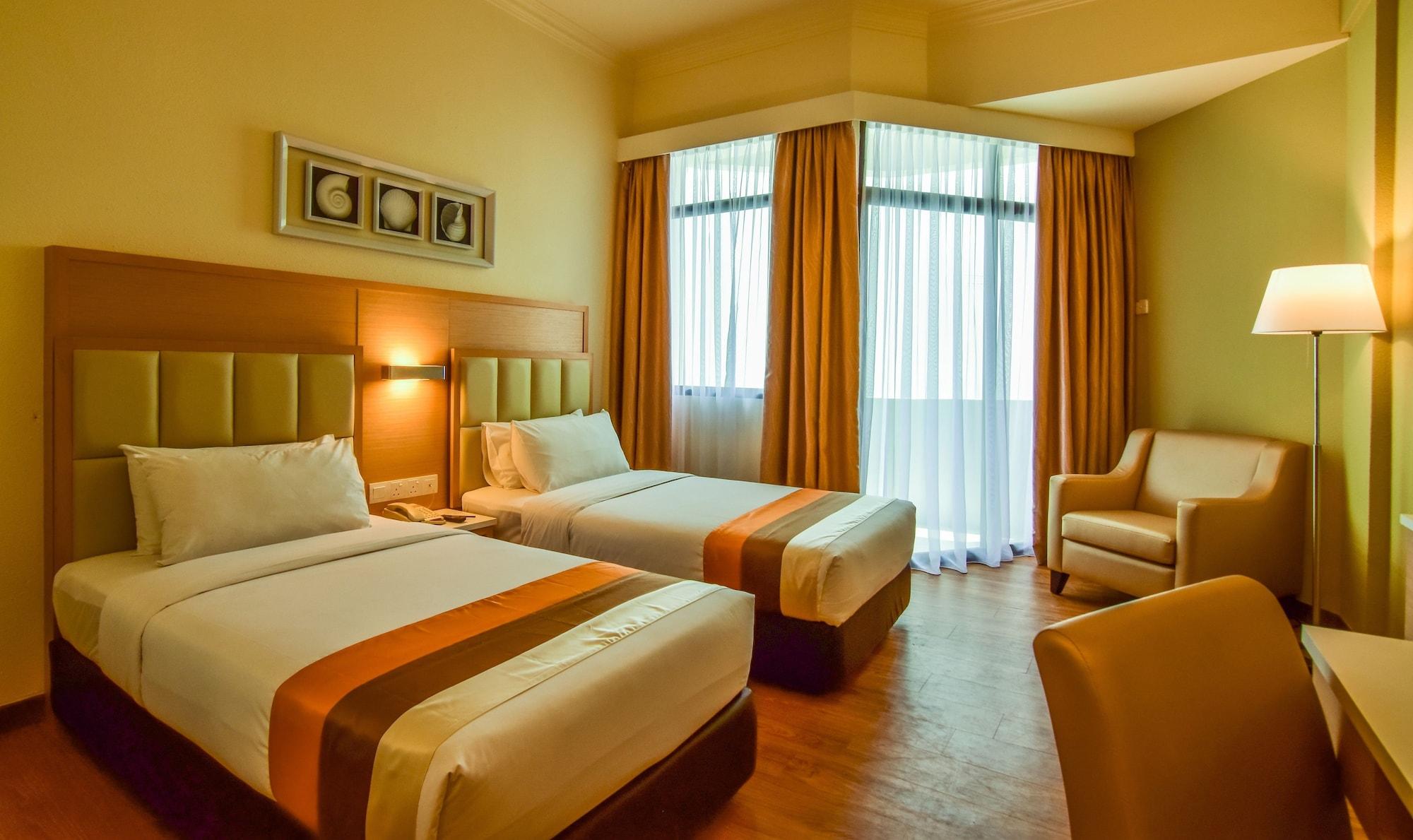 Hotel Sentral Seaview @ ​Beachfront Tanjung Bungah  Exterior foto